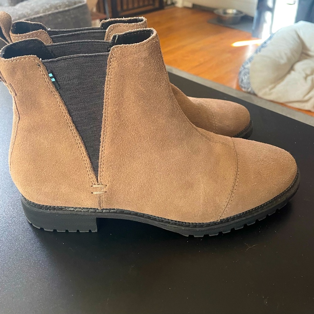 Size 8, suede tan booties- never worn